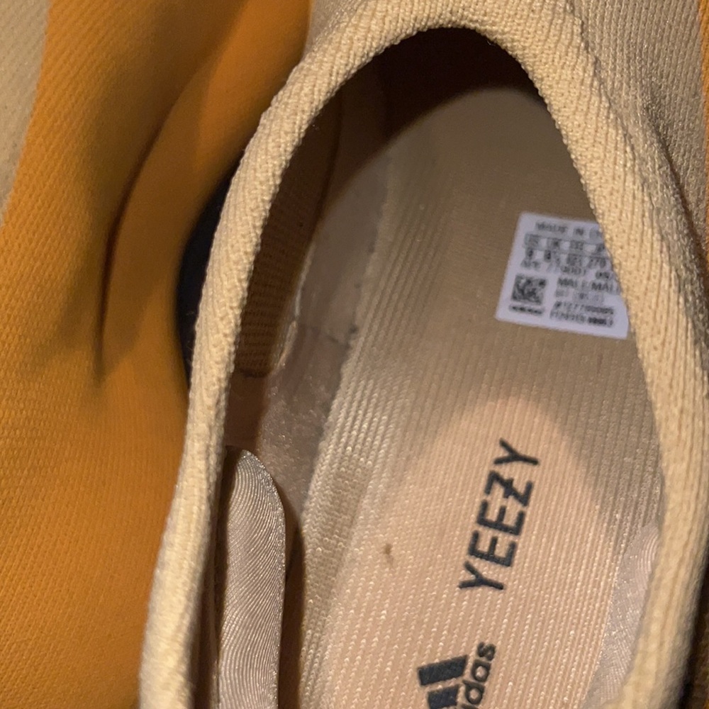 Yeezy Knit RNRS 9US SULFUR - Picture 4 of 8